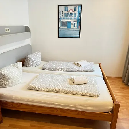 Sonnenschein 招待所 3*