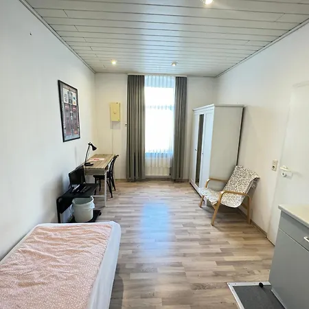 Sonnenschein 招待所 3*